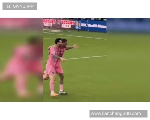 足球球星亲自挑战实况游戏 展现虚拟赛场与真实比赛间的激情碰撞